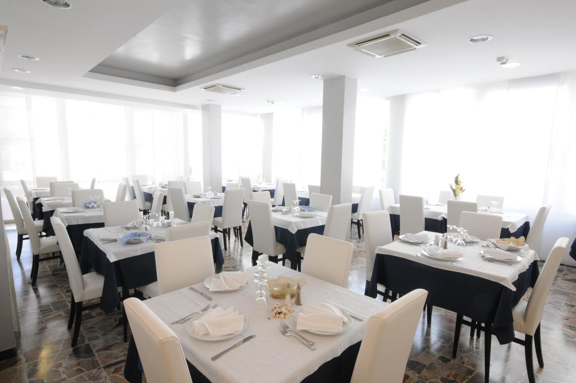 Hotel Ermeti B&B Brunch Riccione Exterior foto